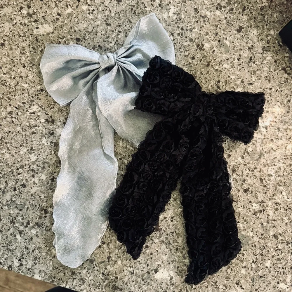 Elegant Silver and Black Hair Bows - EUC 🎀✨